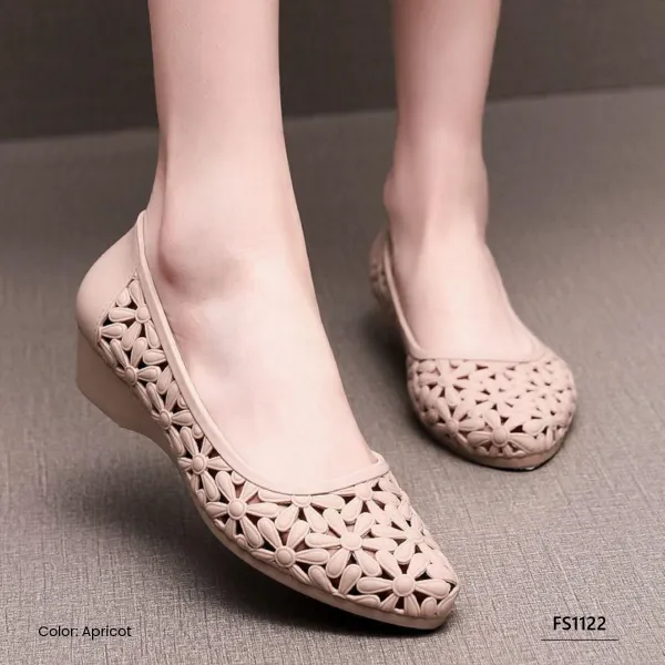 Urban Toes Female Slipper	